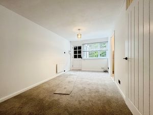 Lounge- click for photo gallery